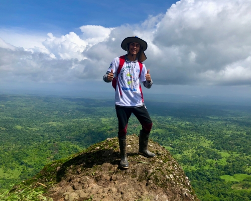 Impresionante vista que despliega la cima del Cerro las Torres de Nueva Guinea.